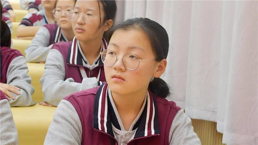 如何和自己习惯不合的同事相处?游戏画面